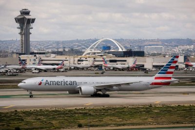 American Eagle Jet Evacuated at Kansas City After Cabin Odor