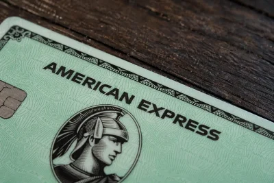American Express Shares Dip Despite Q1 Profit Beat as Travel Spending Worries Mount