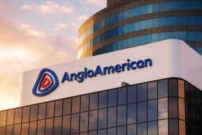 Anglo American Shares Slip Ahead of Key Results, De Beers Sale in Focus