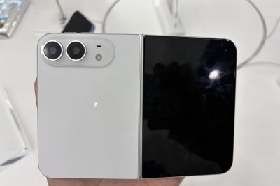 Apple's Foldable iPhone Duo Scores 5/10 Repairability, $999 Screen Repair Raises Concerns