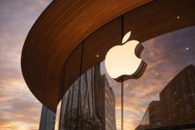 Apple Shares Gain on Analyst Optimism, Regulatory Developments