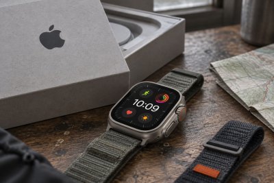 Apple Watch Ultra 4 Holds $799 Price Amid AAPL Slip; Battery Boost Eyed