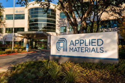Applied Materials Shares Slide 5% on Flat Margins Despite Strong Guidance