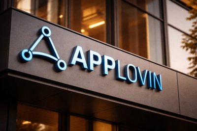 AppLovin Shares Rebound on Strong Q4, Analysts Adjust Targets Amid AI Concerns