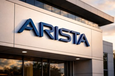 Arista Networks Surges on Strong AI Outlook, Memory Costs a Concern