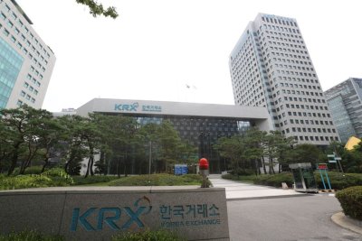 Asian Markets Rally on Chip Gains; Europe Awaits Rate Decisions