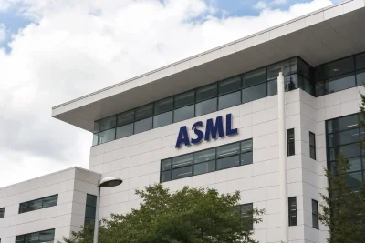 ASML Nears €1,500 as Analysts Boost Price Targets on AI Chip Demand