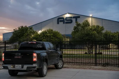 AST SpaceMobile Stock Dips After $1B Fundraise Highlights Launch Delay Risk