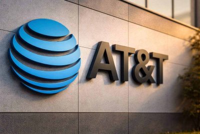 AT&T Nears 52-Week Peak on Citi Target Hike, Fiber Focus