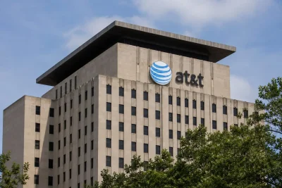 AT&T Rises 5% Ahead of Holiday; New Plan and $19B California Pledge in Focus
