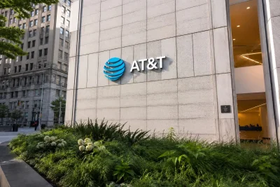AT&T Stock Dips as CFO Retirement Nears and Fiber Costs Weigh