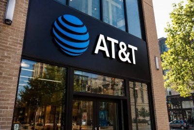 AT&T Stock Dips as Telecoms Underperform Ahead of Fed Decision