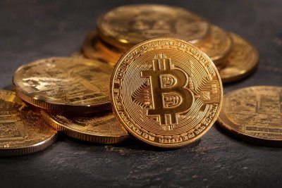 Bitcoin Dips to $61K as Traders Eye CPI Data for Fed Clues