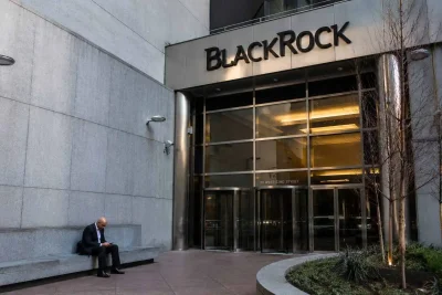 BlackRock Gains as Active Strategies Drive Fee Revenue Growth