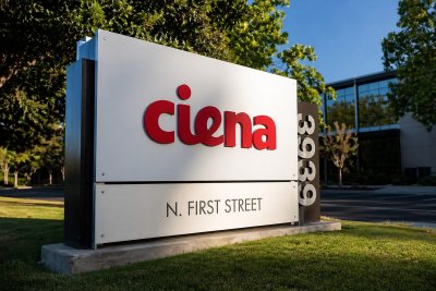BlackRock Reveals 8% Stake in Ciena as AI Optical Networking Demand Surges