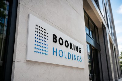 Booking Holdings Shares Slide on Middle East Conflict Impact and Growth Outlook Cut
