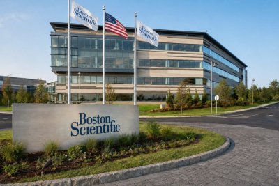 Boston Scientific Rebounds 2% but Faces Headwinds as Week Closes Lower