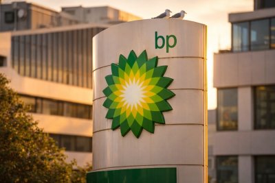 BP Shares Dip Ahead of Dividend Date as Oil Holds Near Six-Month High