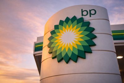 BP Shares Dip Amid Oil Price Retreat; Investors Eye Annual Results and Capital Return Strategy