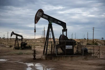Brent Crude Dips Below $90 as Fuel Margins Surge, Inflation Worries Mount