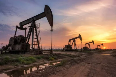 Brent's July Rally Widens WTI Spread to 60% on Hormuz Jitters