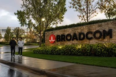 Broadcom Leads AI Chip Slide as Inflation Fears Resurface