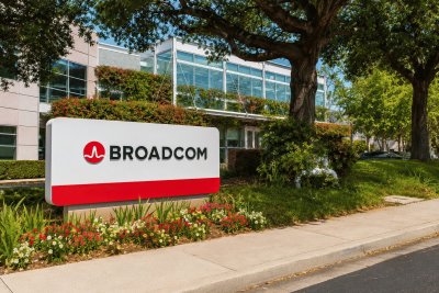 Broadcom's AI Surge Tests $370B Financing Strategy