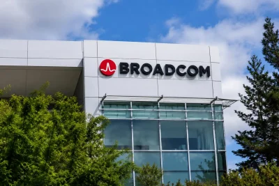 Broadcom Stock Tumbles 11% as AI Chip Forecast Disappoints