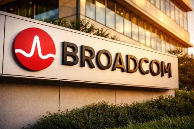 Broadcom Surges 7% on AI Infrastructure Spending Optimism