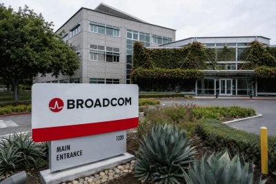 Broadcom Tumbles $87B as Google Expands Custom Chip Deal with Marvell