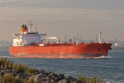 BWET Surges 108% in a Month: What This Tanker Futures ETF Really Holds