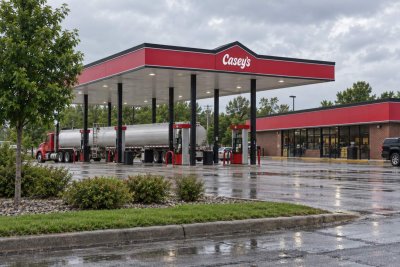 Casey's Stock Tumbles 10% Despite Strong Q1: Why Investors Are Worried