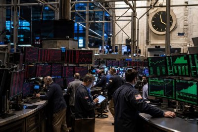 Chip Rally Shields Tech From Rate Jitters as Jobs Data Surprises