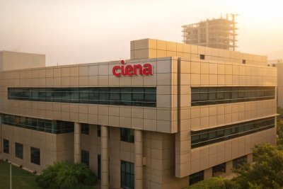Ciena Stock Volatile Amid Insider Sale, AI Networking Demand in Focus
