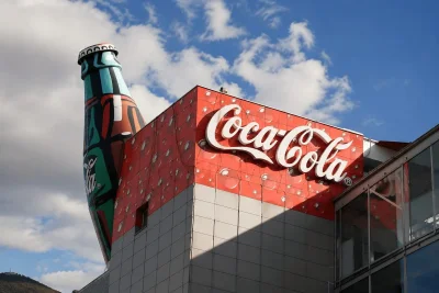 Coca-Cola Gains 2.6% as Defensive Staples Rally Ahead of Earnings
