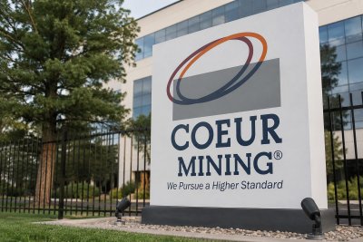 Coeur Mining Drops 9% as Dividend Date Approaches