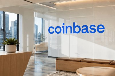 Coinbase Drops 2.1% as Crypto Bill Stalls, Analyst Targets Widen
