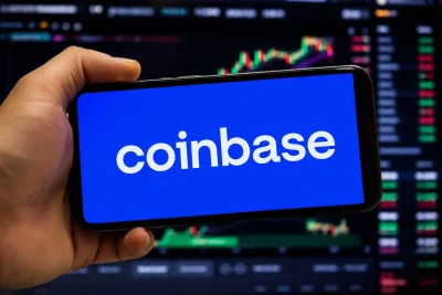 Coinbase Shares Tumble 10.6% on Q2 Loss, USDC Revenue Dip