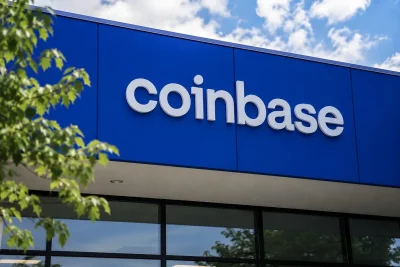 Coinbase Stock Tumbles 14% as Q3 Revenue Outlook Weakens