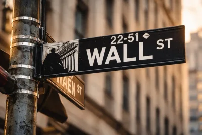 Communication Services Sector Lags as AI Spending Concerns Weigh on Big Tech