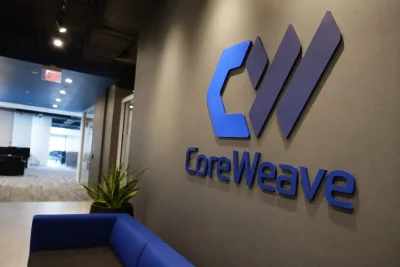 CoreWeave Slumps on Meta Cloud Fears and Nasdaq-100 Pressure