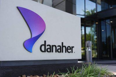 Danaher Tumbles 11% as Biotech Growth Disappoints, Triggering Valuation Reset