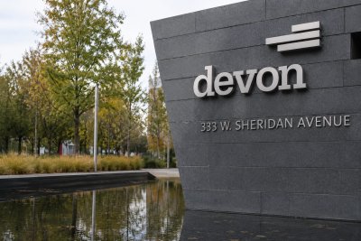 Devon Energy Rises on Oil Price Surge and $8B Buyback Approval