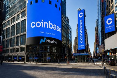 Dogecoin's 31% Weekly Surge Puts Coinbase's Revenue Model in Focus