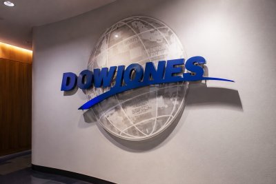 Dow Edges Higher as Treasury Yields Retreat, Bond Warning Persists