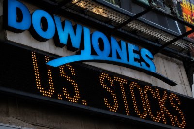 Dow Falls as Tariffs Weigh on Blue-Chips, Tech Lifts S&P and Nasdaq