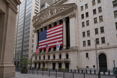 Dow Futures Edge Higher Ahead of PPI; Nasdaq Dips as Oil Tops $102