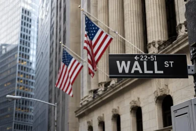 Dow Hits Record as Oil Slump Fuels Broad Market Rally