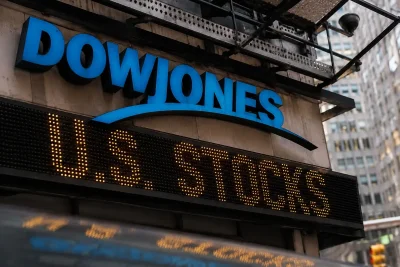 Dow Jones Closes Above 52,000 Again, Led by Caterpillar
