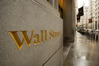 Dow Jones Hits New Record Amid Inflation Concerns and Iran Talks
